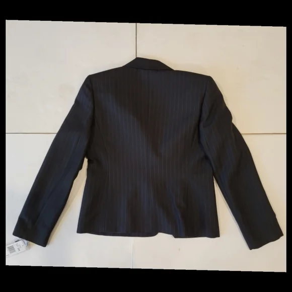 🆕️Evane-Picone Black Pin-Stripe Pant Suit 6P